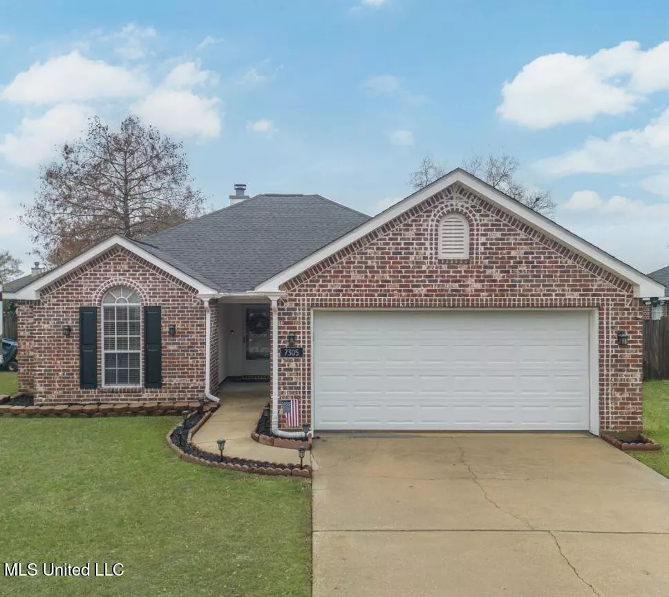 Ocean Springs, MS 39564,7305 Falcon Circle