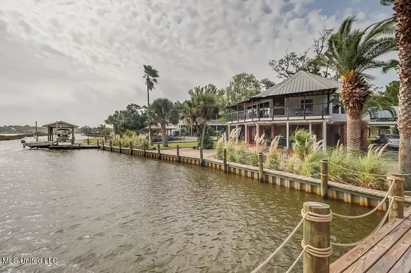 Ocean Springs, MS 39564,5710 Caldwell Drive