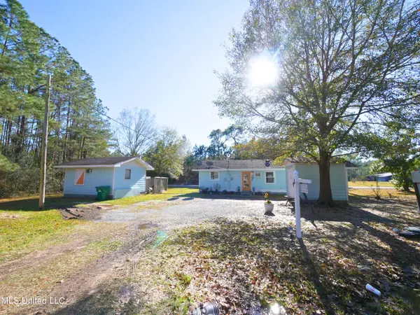 6138 E Desoto Street, Bay Saint Louis, MS 39520