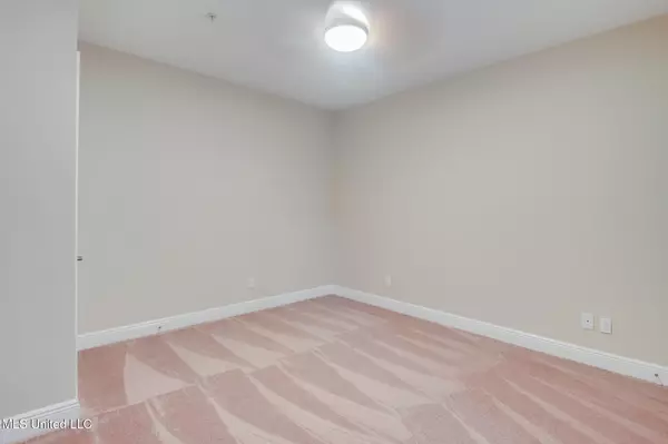 Biloxi, MS 39532,630 Bay Cove Drive #313