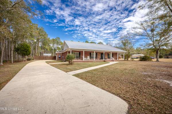 2400 Old Shell Landing Road, Ocean Springs, MS 39564