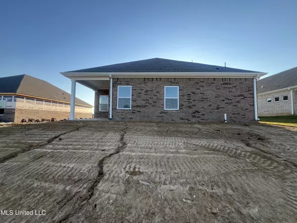 Byhalia, MS 38611,97 Pickwick Place