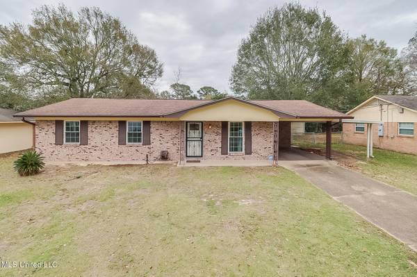 103 Stennis Avenue, Ocean Springs, MS 39564