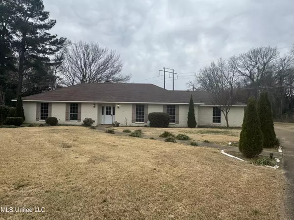 6 N Raintree Street, Natchez, MS 39120