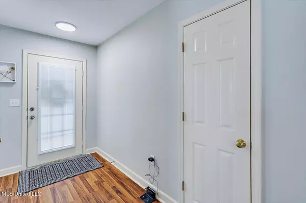 Pearl, MS 39208,82 Lamp Lighter Road