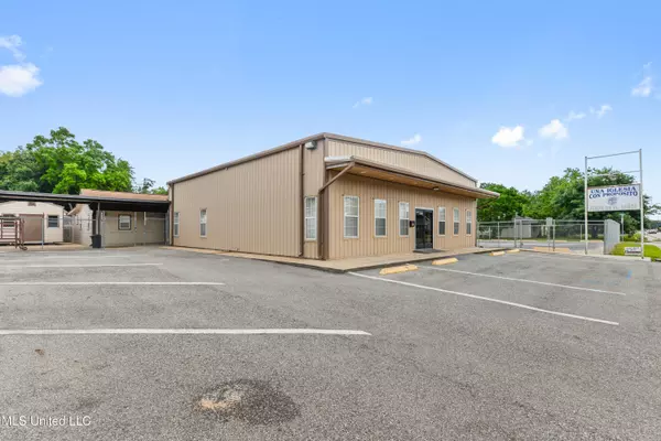 Pascagoula, MS 39581,3308 Old Mobile Avenue