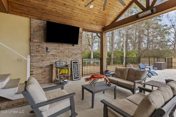 Canton, MS 39046,502 Fawn Cove