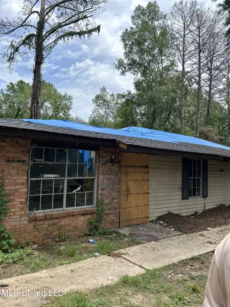 2036 Shady Lane Drive, Jackson, MS 39204