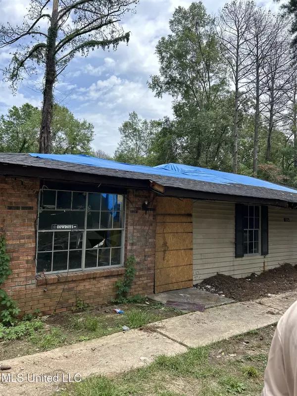 Jackson, MS 39204,2036 Shady Lane Drive