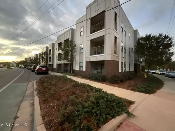 290 Russell Street #211, Starkville, MS 39759