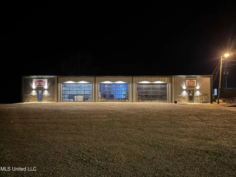 1021 Ms-16 East, Carthage, MS 39051