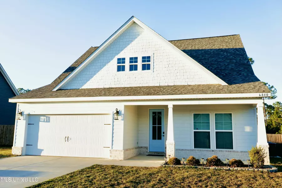 6840 Enclave Lane, Ocean Springs, MS 39564