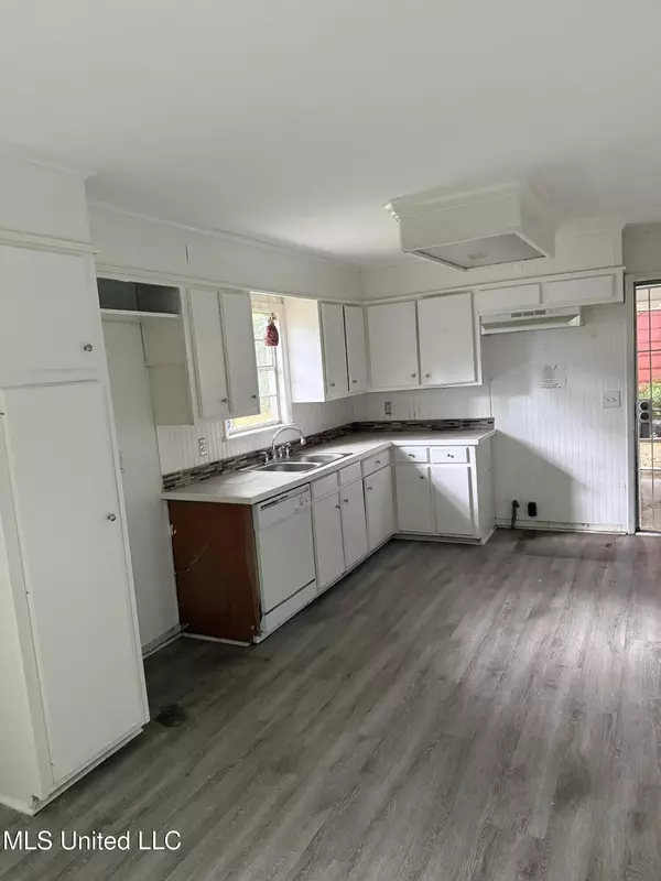 Pearl, MS 39208,103 Cedar Ridge Boulevard