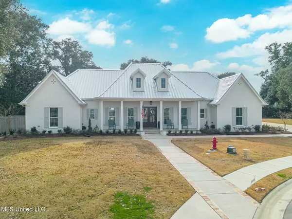 114 Seaside Oaks Drive, Pass Christian, MS 39571