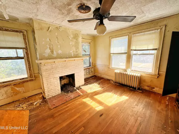 Clarksdale, MS 38614,511 W 2nd Street