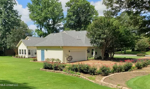 Olive Branch, MS 38654,5126 Saint Andrews Cove