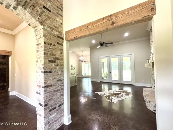 Flora, MS 39071,1081 Livingston Vernon Road