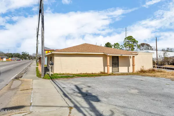 3630 Main Street, Moss Point, MS 39563