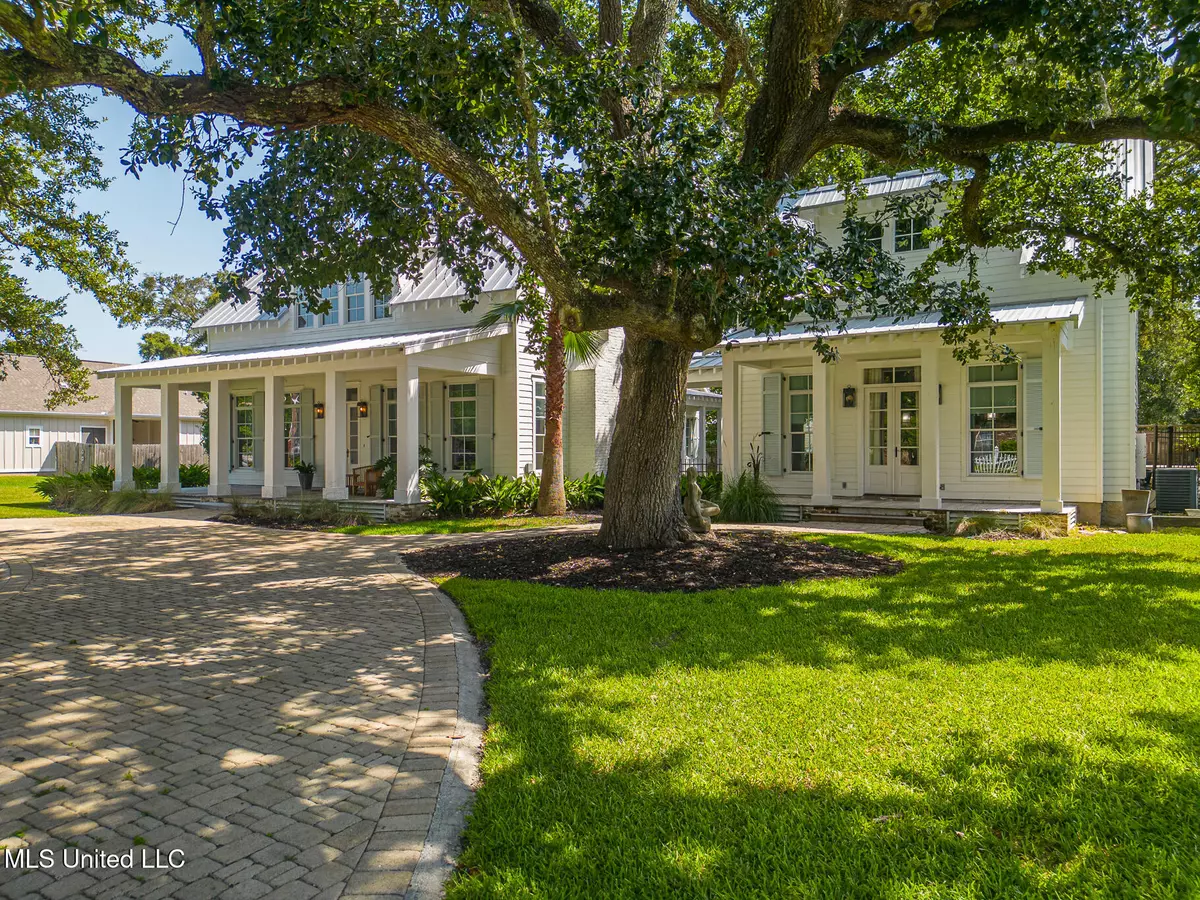 Long Beach, MS 39560,173 Ocean Wave Avenue