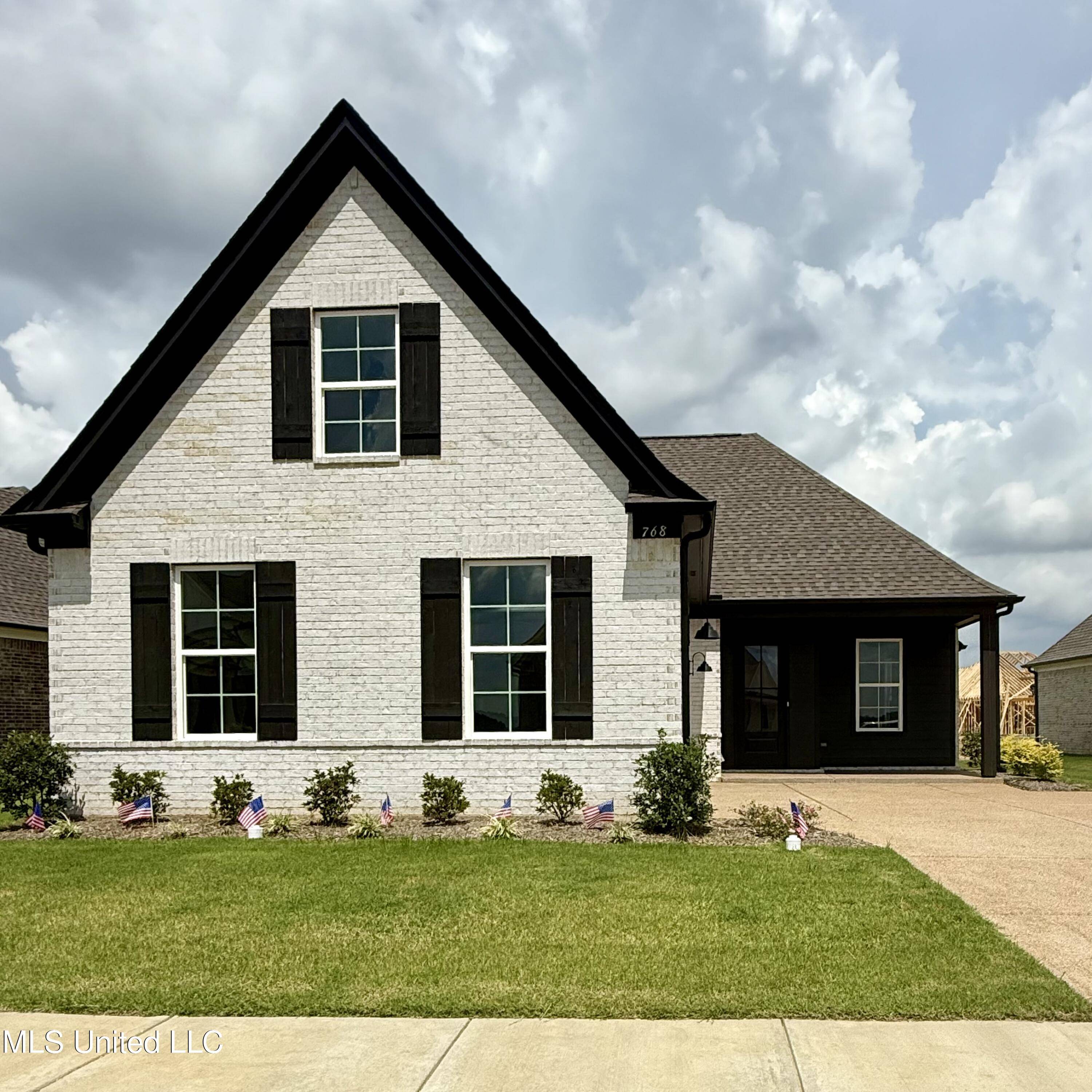 768 Coahoma Court, Nesbit, MS 38651
