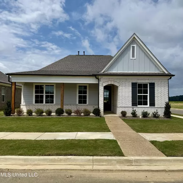 753 Coahoma Court, Nesbit, MS 38651
