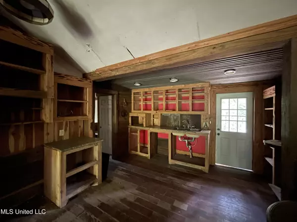 Flora, MS 39071,231 Abernathy Road