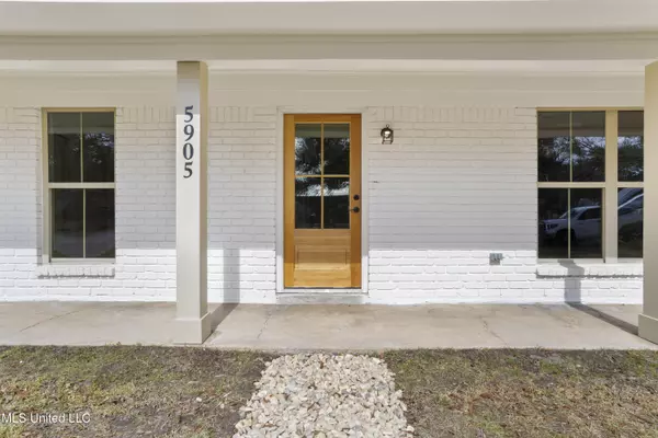 Ocean Springs, MS 39564,5905 Lochness Circle