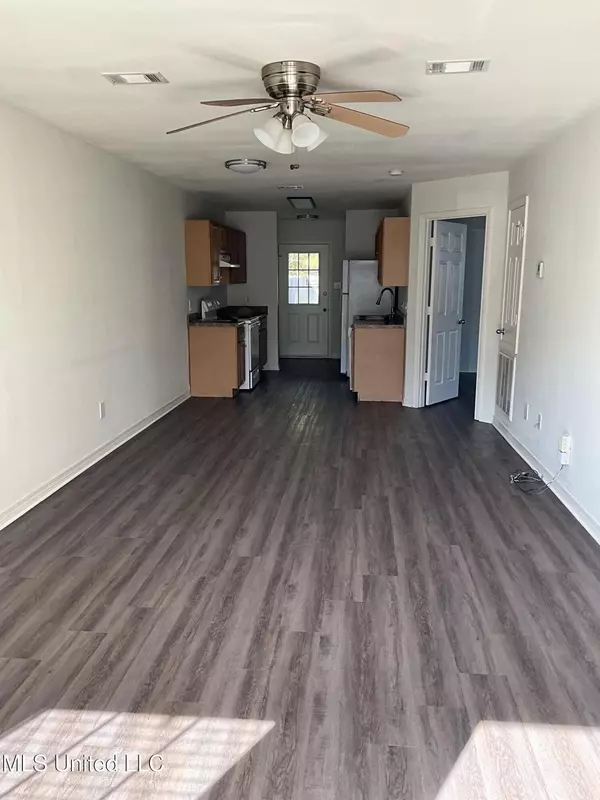 D'iberville, MS 39540,1732024 Avondale Circle