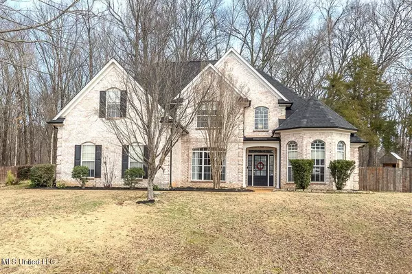 1988 Laurel Stone Lane,  Nesbit,  MS 38651