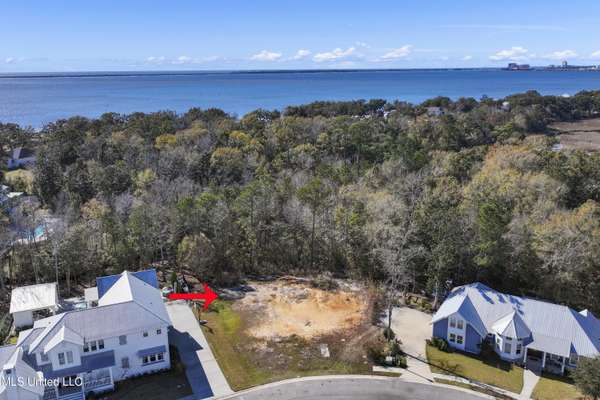 133 Seaside Drive, Ocean Springs, MS 39564