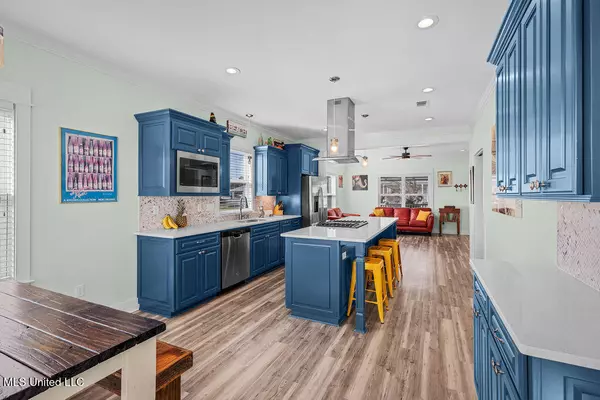 Long Beach, MS 39560,102 Runnels Avenue