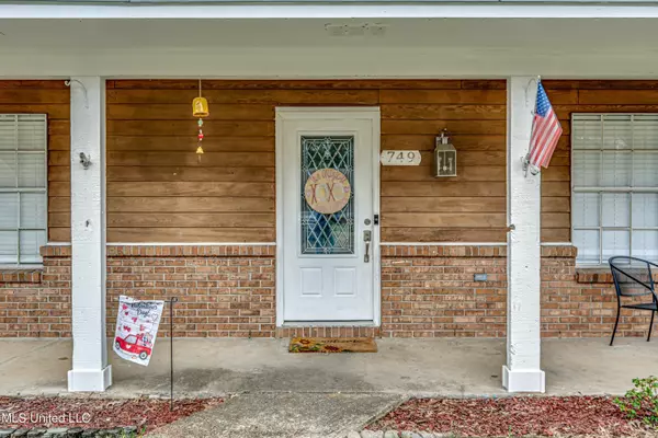Pearl, MS 39208,749 Sandy Lane