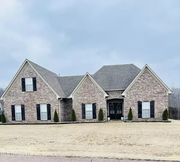 2146 Owl Wing Place, Nesbit, MS 38651
