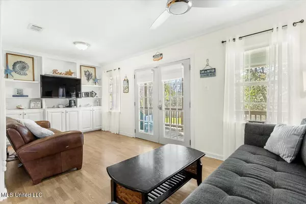 Waveland, MS 39576,312 Water Street