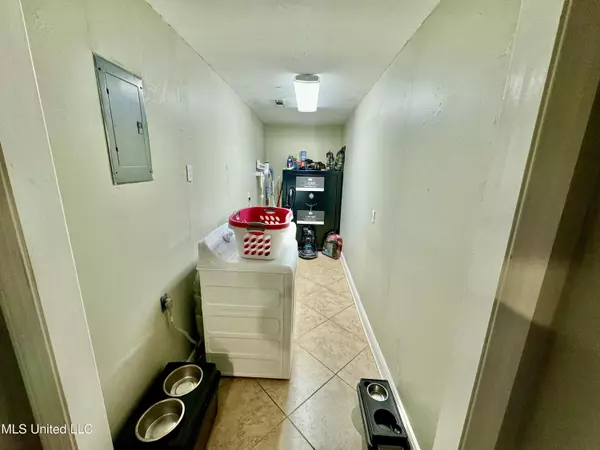 Benoit, MS 38725,304 Early Ewing Street