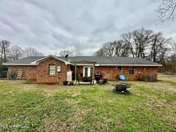 Benoit, MS 38725,304 Early Ewing Street