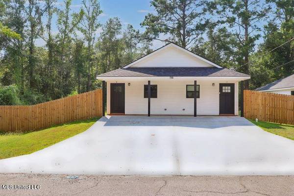 713 Cypress Lane #A & B, Picayune, MS 39466