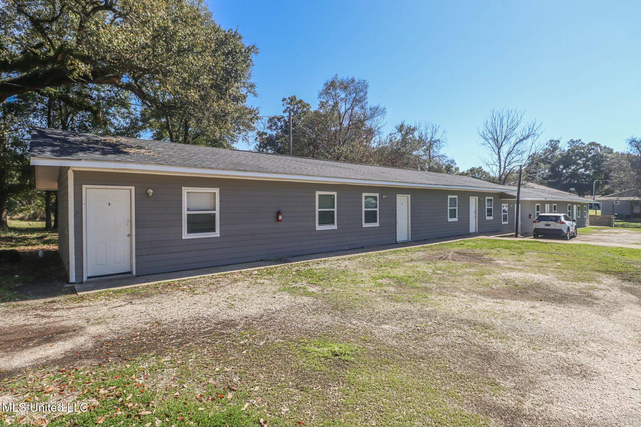 2520 Hewes Avenue, Gulfport, MS 39507