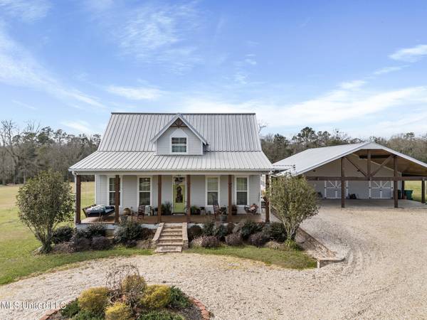 20 Hawkins Drive, Carriere, MS 39426