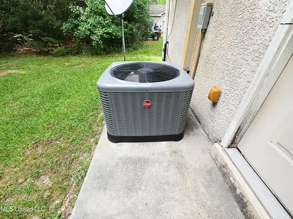 Bay Saint Louis, MS 39520,6234 W Lamar Street