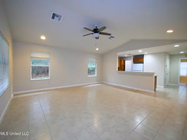 Bay Saint Louis, MS 39520,6234 W Lamar Street