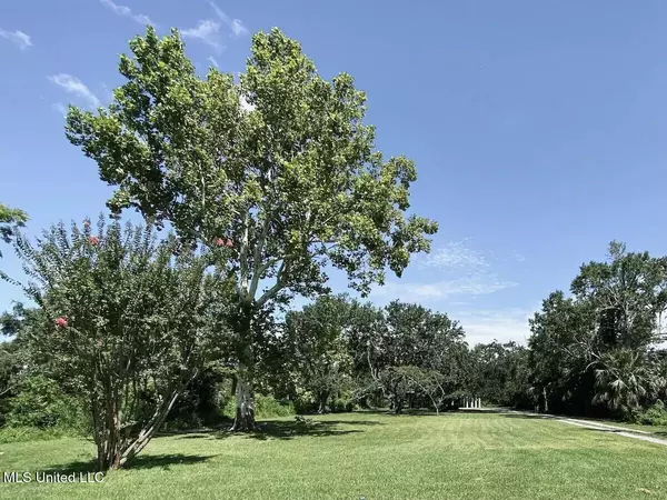 Pass Christian, MS 39571,323 E Second Street