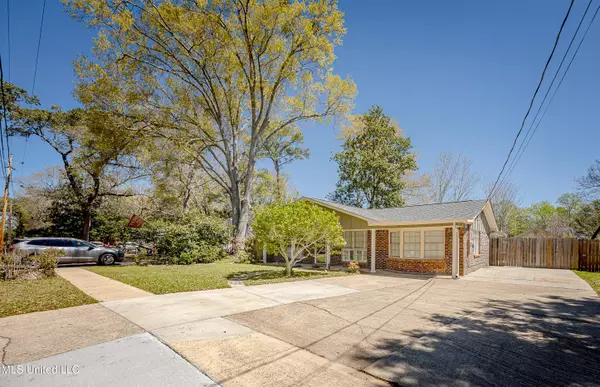 Ocean Springs, MS 39564,713 Pine Hills Road