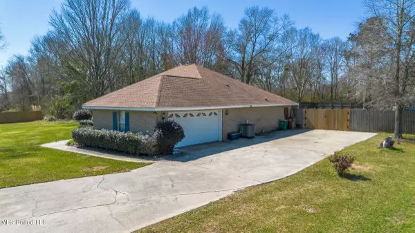 Saucier, MS 39574,18268 Robinwood Drive