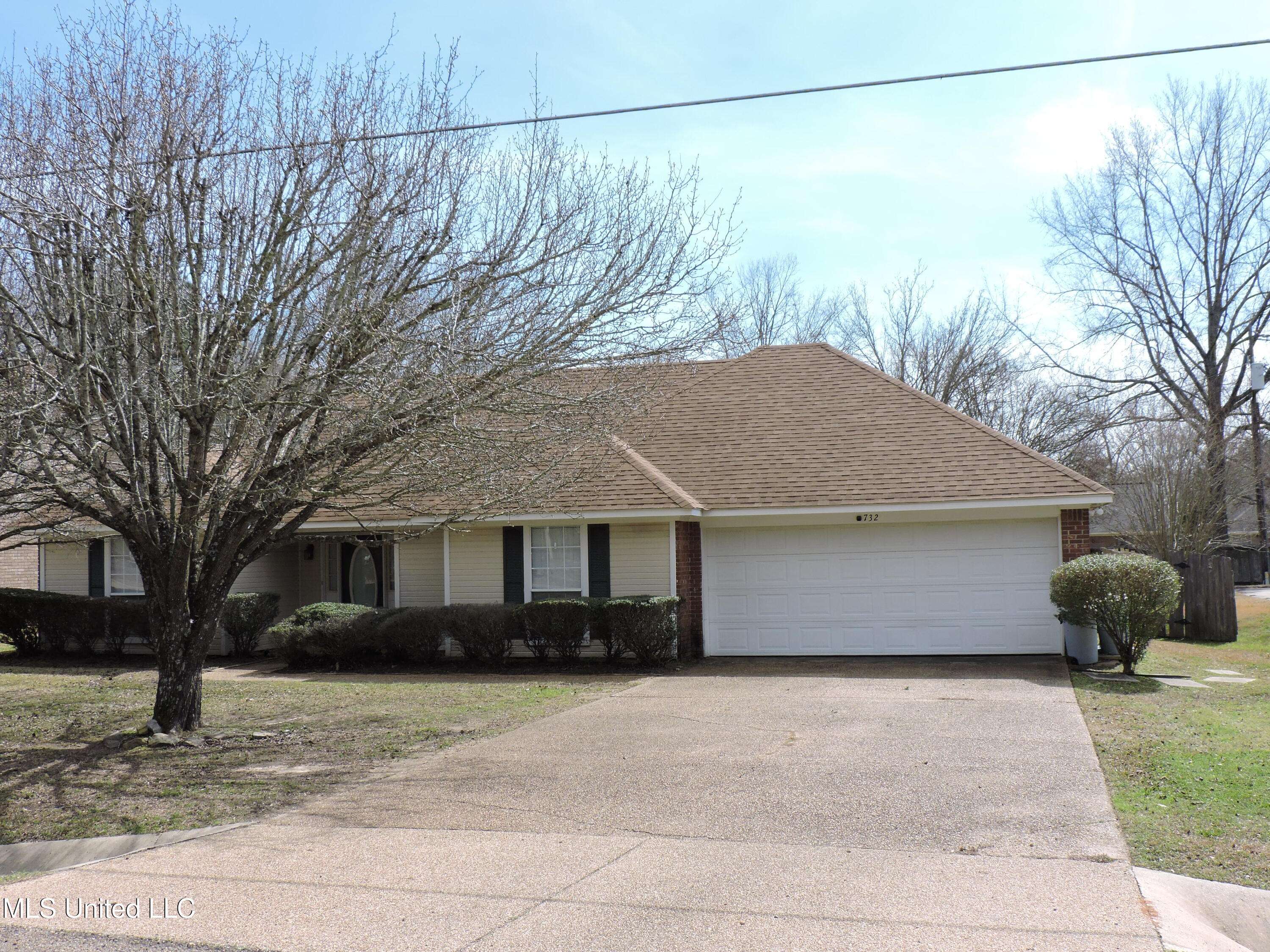 732 Holly Bush Road, Brandon, MS 39047