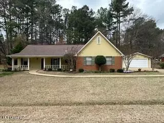 255 Deerfield Road, Grenada, MS 38901