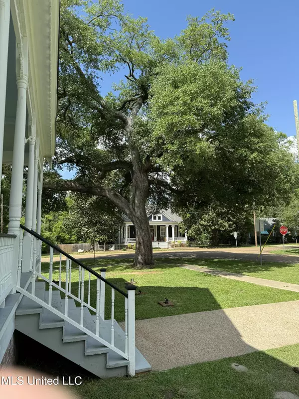 Crystal Springs, MS 39059,105 N Raymond Street