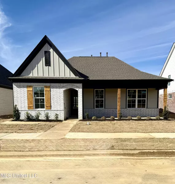 612 Bolivar Drive, Nesbit, MS 38651