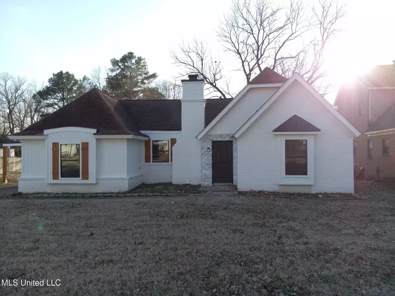 8589 W Lakeshore Drive, Southaven, MS 38671