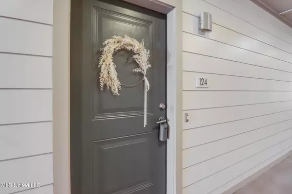 Ocean Springs, MS 39564,2501 Bienville Boulevard #124